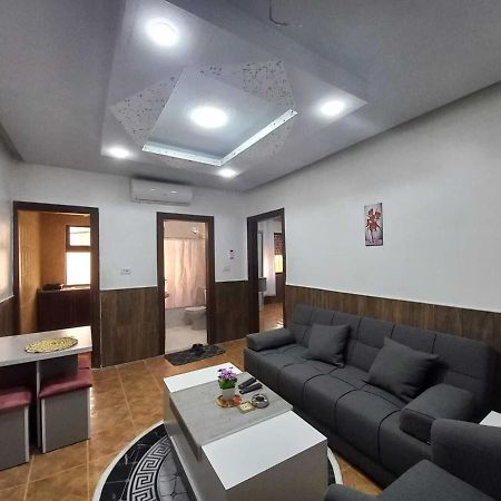 Al-Nujoom Hotel Suites Амман Экстерьер фото
