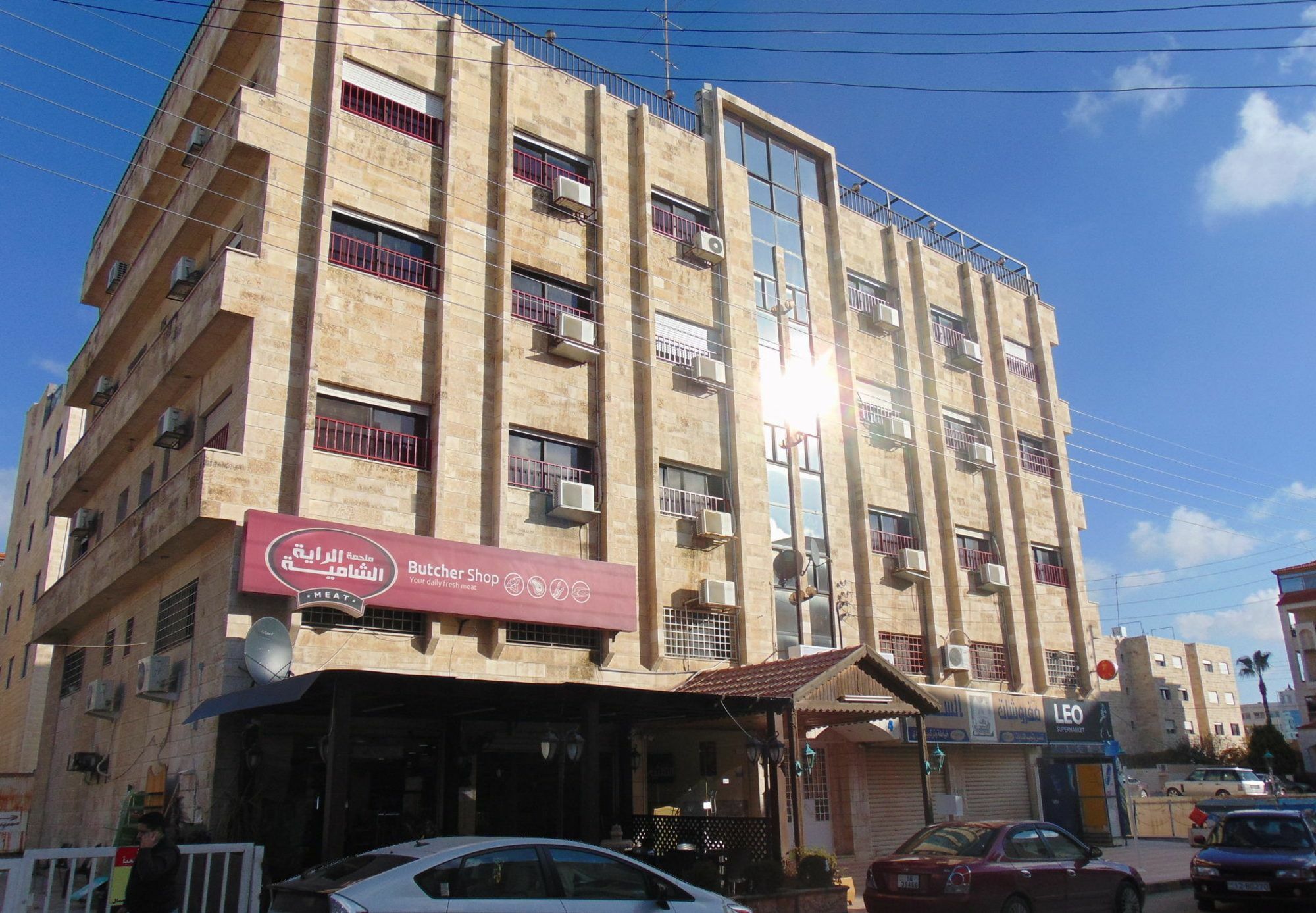 Al-Nujoom Hotel Suites Амман Экстерьер фото