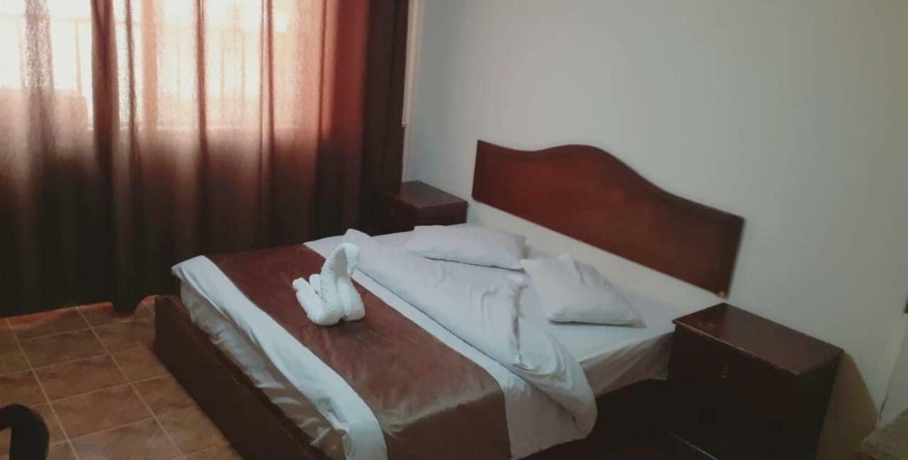 Al-Nujoom Hotel Suites Амман Экстерьер фото